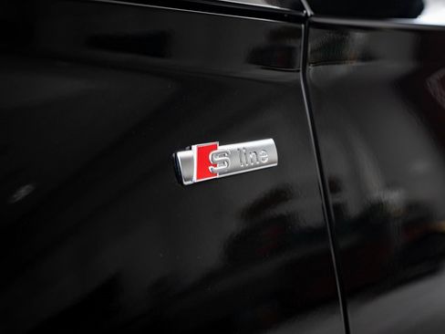 Certified 2024 Audi Q5 2.0T Premium w/ Convenience Package image 9