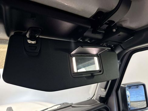 Used 2022 Jeep Gladiator Sport image 28