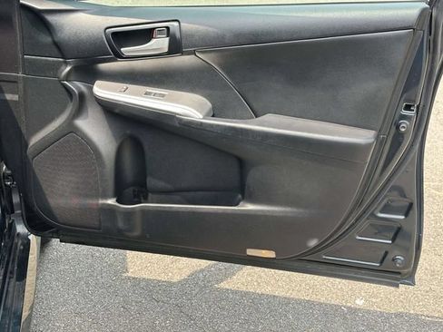 Used 2014 Toyota Camry SE FWD image 6
