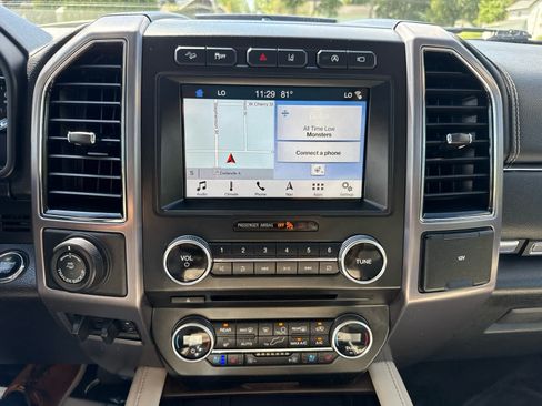 Used 2018 Ford Expedition Platinum AWD/4WD image 24