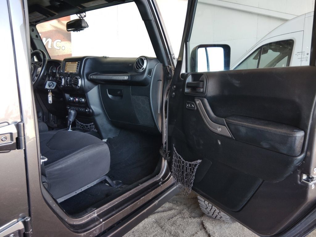 Used 2017 Jeep Wrangler Unlimited Sport AWD/4WD image 10