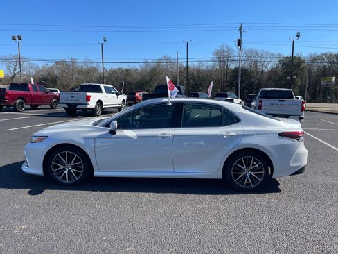 Used 2023 Toyota Camry XLE image 13