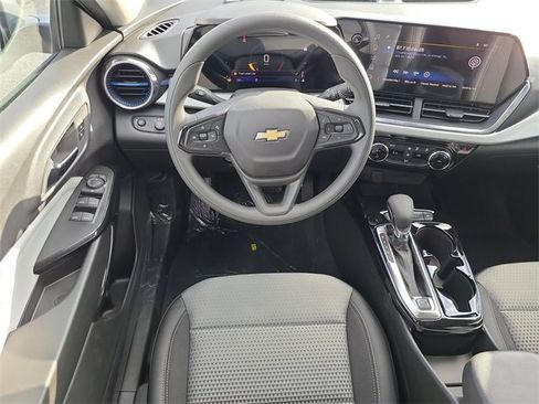 New 2026 Chevrolet Trax LT image 17