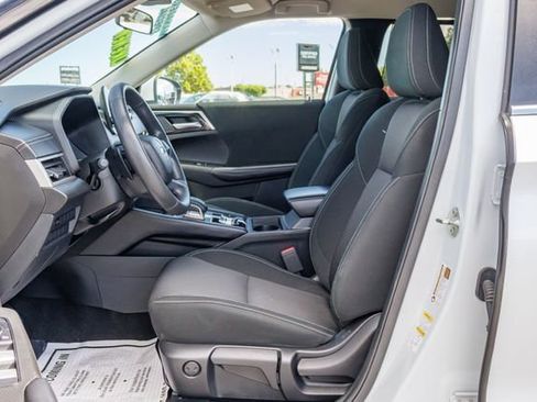 Used 2024 Mitsubishi Outlander ES AWD/4WD image 6