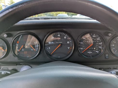 Used 1997 Porsche 911 Carrera RWD image 18