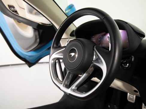 Used 2023 McLaren GT image 25