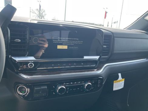 New 2026 GMC Sierra 1500 SLE w/ Preferred Package image 12