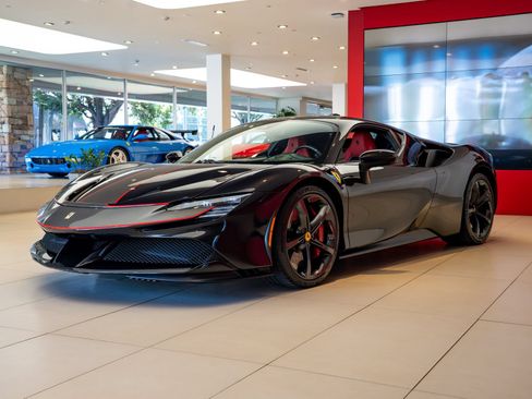 Used 2021 Ferrari SF90 Stradale AWD/4WD image 4