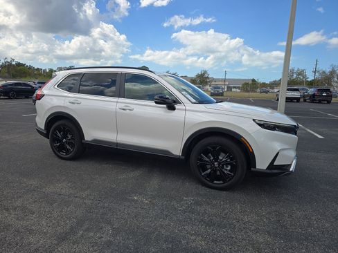 Used 2025 Honda CR-V Sport Touring image 2