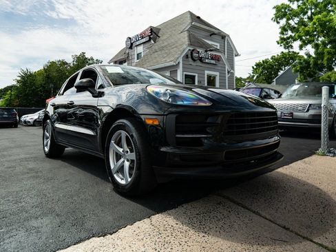 Used 2019 Porsche Macan AWD/4WD image 2