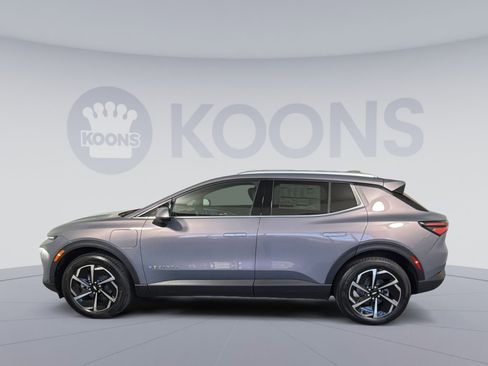 New 2026 Chevrolet Equinox EV LT image 2