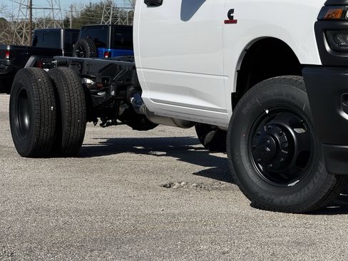 New 2026 RAM 3500 Tradesman AWD/4WD image 3