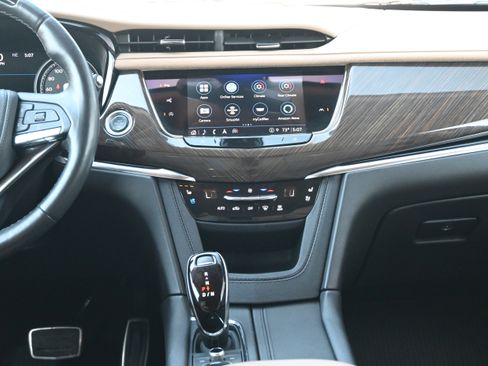 Used 2024 Cadillac XT6 Sport w/ LPO, Onyx Lite Package AWD/4WD image 32