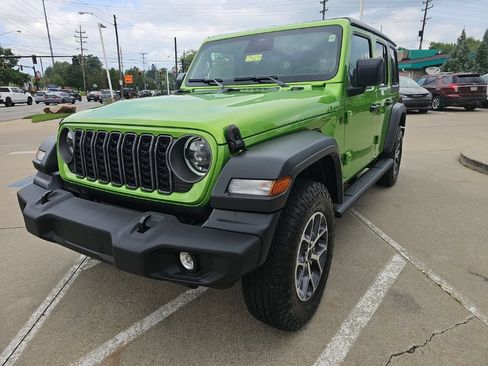 Used 2026 Jeep Wrangler Unlimited Sport AWD/4WD image 7