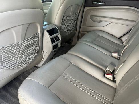 Used 2011 Cadillac SRX Luxury image 12