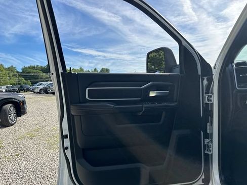 Certified 2025 RAM 2500 Big Horn AWD/4WD image 26