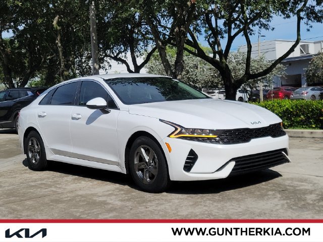 Certified 2022 Kia K5 LXS FWD image 1