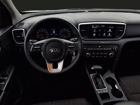 Used 2020 Kia Sportage LX image 4