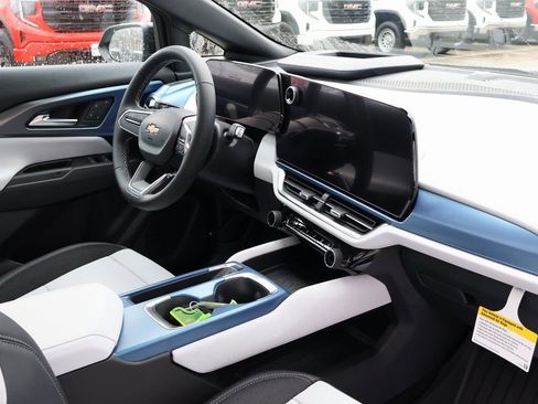 New 2026 Chevrolet Equinox EV LT w/ Convenience Package II image 34