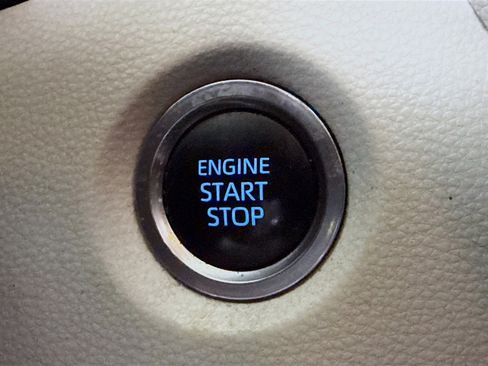 Used 2020 Toyota Corolla SE image 21