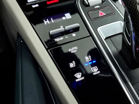 Used 2022 Porsche Cayenne Turbo image 37