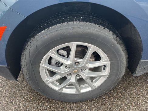 Used 2024 Chevrolet Equinox LT AWD/4WD image 9