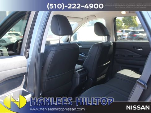 New 2026 Nissan Pathfinder SL FWD image 17