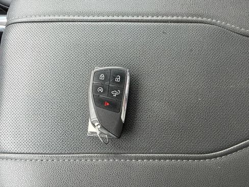 Used 2024 GMC Sierra 1500 SLT w/ SLT Premium Plus Package AWD/4WD image 28