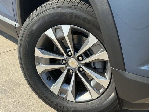 New 2026 Chevrolet Equinox LT w/ Convenience Package II image 9