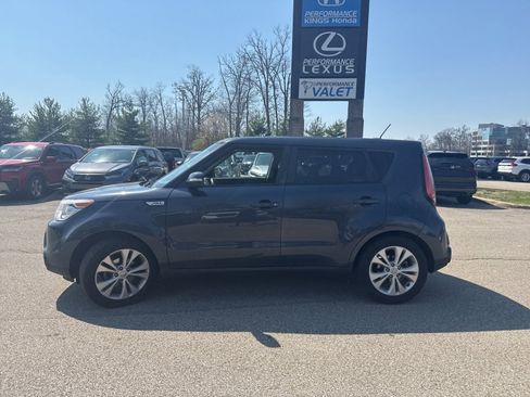 Used 2016 Kia Soul ! w/ Premium Package image 2