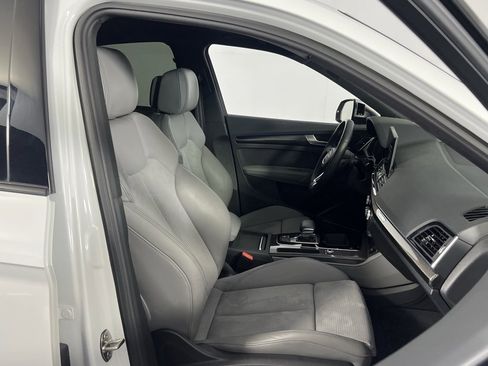 Used 2023 Audi SQ5 Prestige w/ Prestige Package image 32