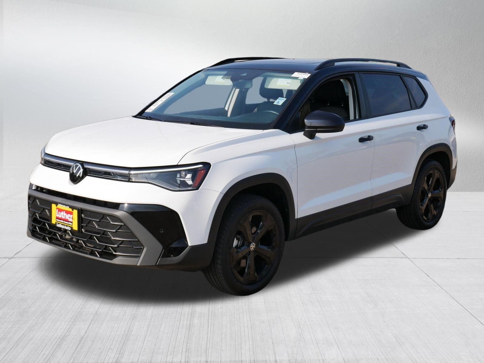 Certified 2025 Volkswagen Taos SE AWD/4WD image 3