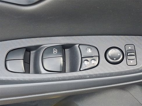 Used 2022 Nissan Sentra SV image 26