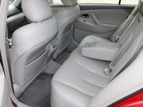 Used 2010 Toyota Camry image 5