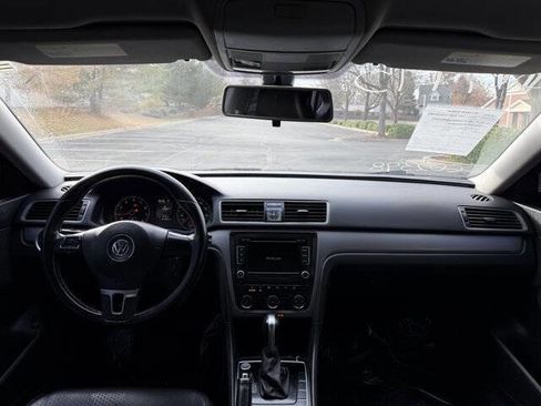 Used 2015 Volkswagen Passat 1.8T Limited Edition image 18