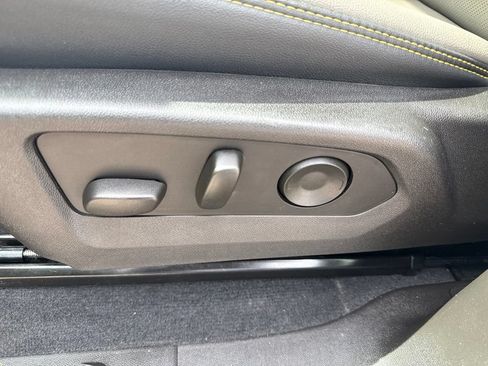 Used 2025 Chevrolet Colorado ZR2 w/ Midnight Edition AWD/4WD image 18