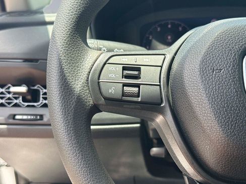 Certified 2025 Honda Accord SE image 30
