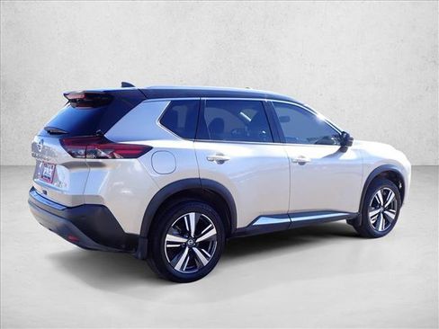 Used 2021 Nissan Rogue SL w/ Premium Package image 4