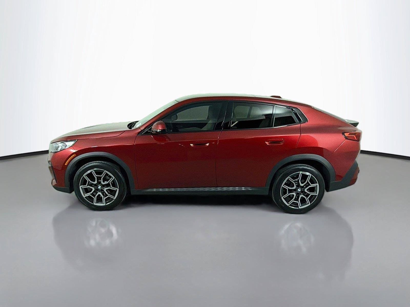 Used 2024 BMW X2 xDrive28i w/ Premium Package AWD/4WD image 8