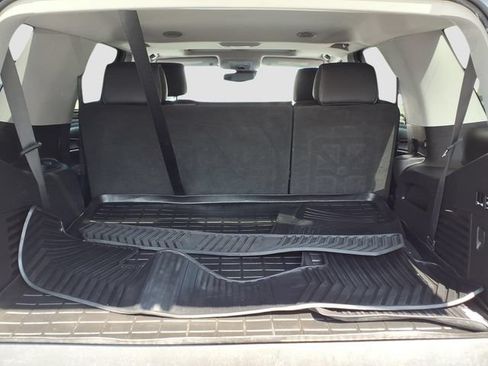 Used 2018 Chevrolet Tahoe LT w/ Luxury Package AWD/4WD image 18