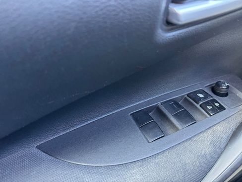 Used 2021 Toyota Corolla LE image 14