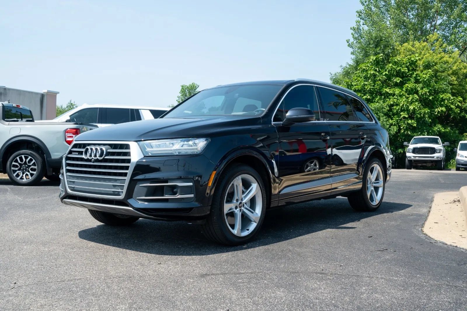 Used 2019 Audi Q7 3.0T Prestige AWD/4WD image 3