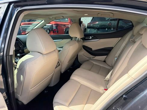 Used 2017 Nissan Maxima 3.5 SL FWD image 9