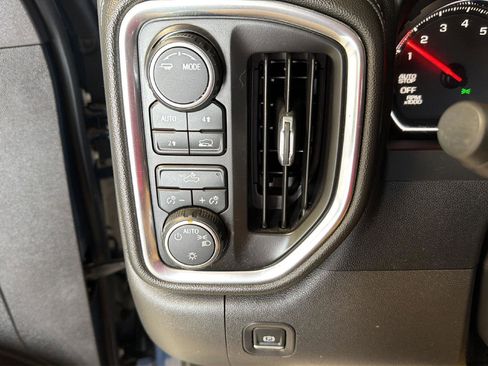 Used 2022 Chevrolet Silverado 1500 LT image 13