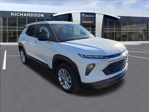 Used 2024 Chevrolet TrailBlazer LS w/ LS Convenience Package AWD/4WD image 8