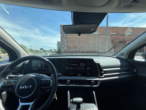 Used 2025 Kia Sportage LX FWD image 32