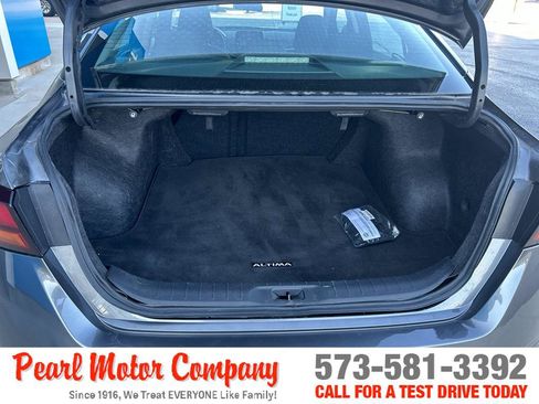 Used 2025 Nissan Altima 2.5 SV FWD image 22