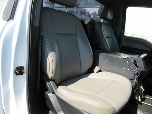 Used 2019 Ford F550 4x4 Regular Cab Super Duty image 13