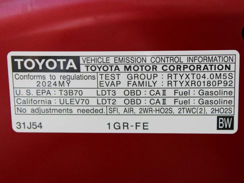 Used 2024 Toyota 4Runner SR5 RWD image 33