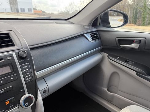 Used 2012 Toyota Camry SE image 15